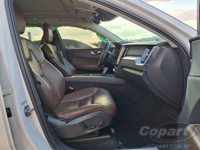 2019 VOLVO XC60 