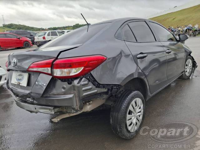 2025 TOYOTA YARIS SEDA 