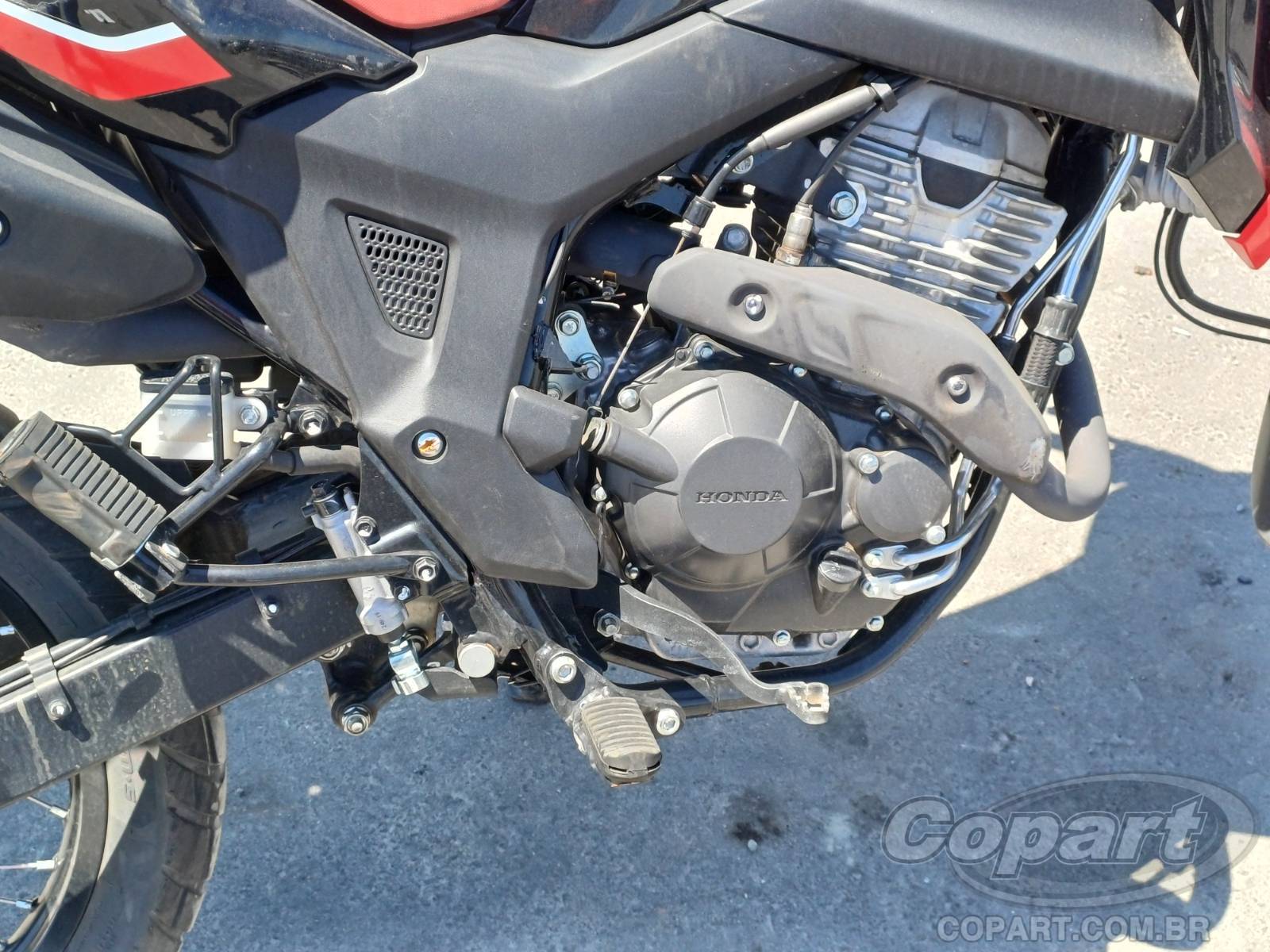 2025 HONDA XRE SAHARA 300 — foto 6 de 10