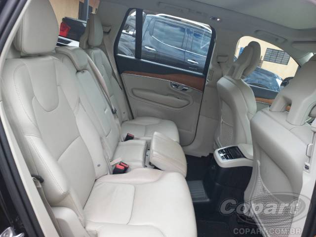 2022 VOLVO XC90 