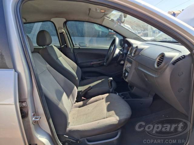 2011 VOLKSWAGEN VOYAGE 