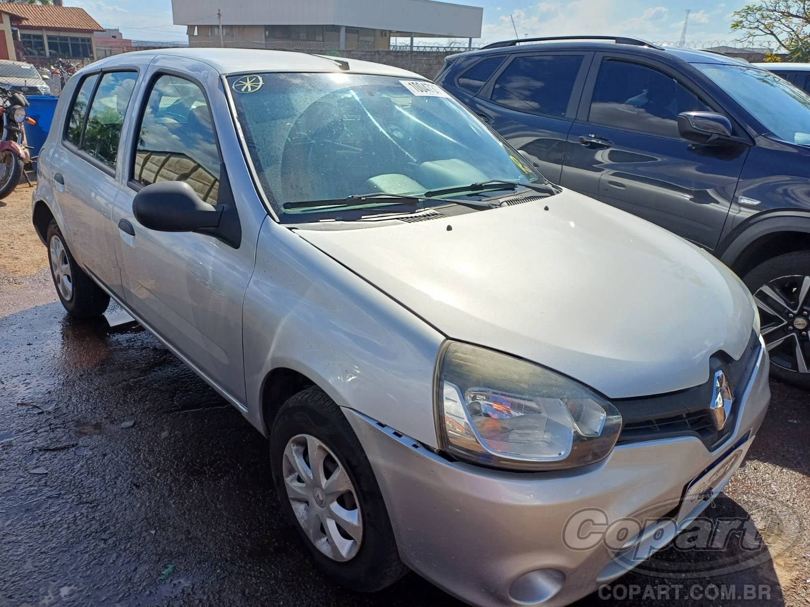 Veículo Renault Clio RENAULT CLIO Expression 1.0 16V Hi-Power 2014 2014 em leilão