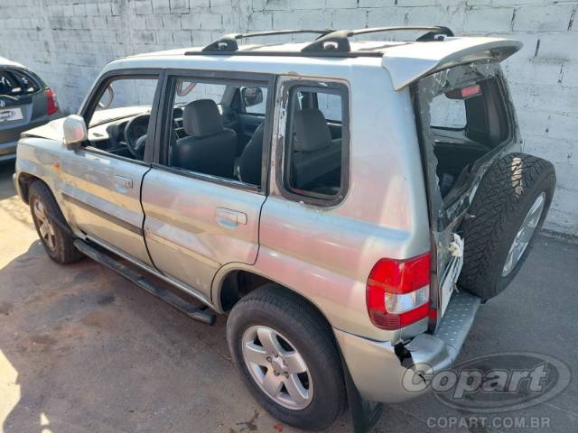 2005 MITSUBISHI PAJERO TR4 