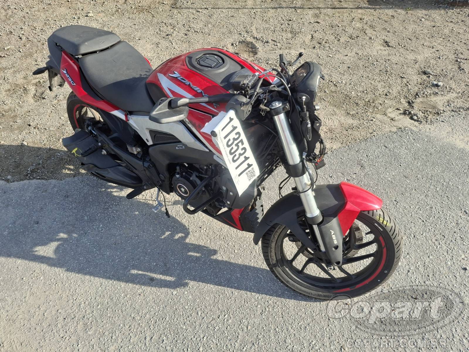 Bajaj Dominar