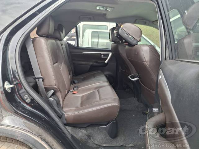 2016 TOYOTA HILUX SW4 