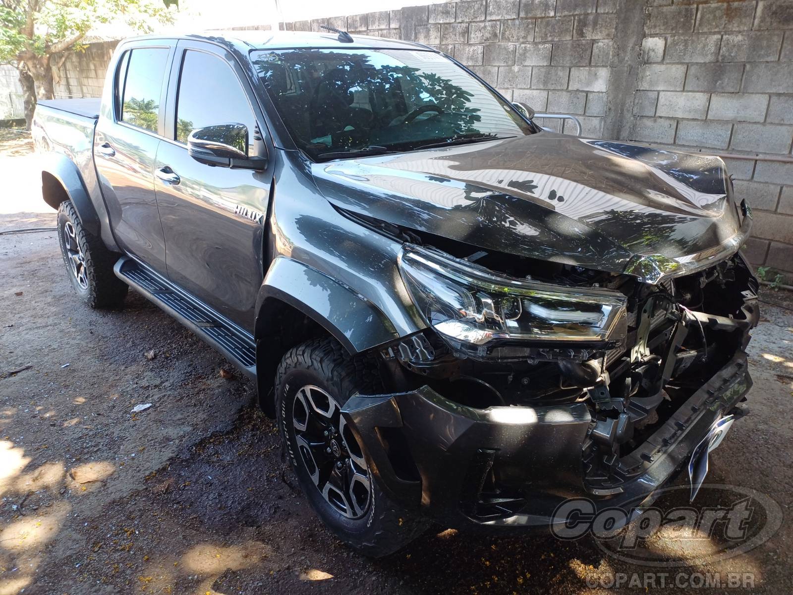 Toyota Hilux CD SRX 2.8 D-4D Turbo 2024 Médio Dano Frontal