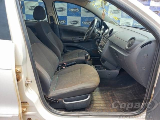 2013 VOLKSWAGEN VOYAGE 