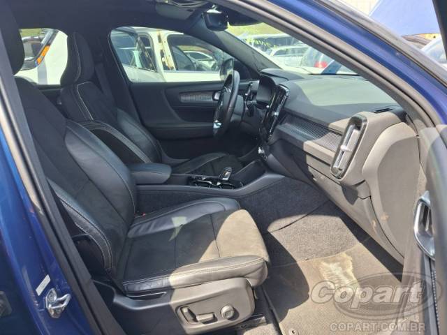 2021 VOLVO XC40 