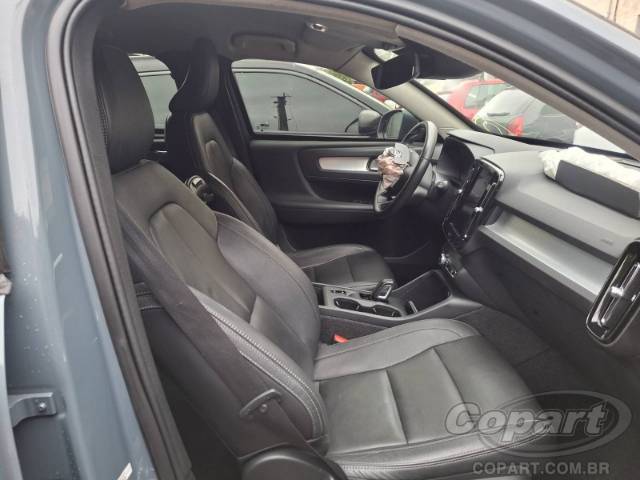 2020 VOLVO XC40 
