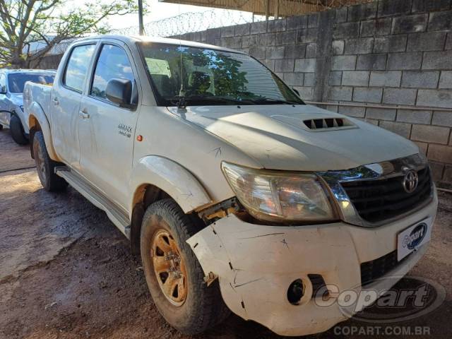 2015 TOYOTA HILUX CD 