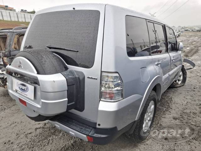 2009 MITSUBISHI PAJERO FULL 