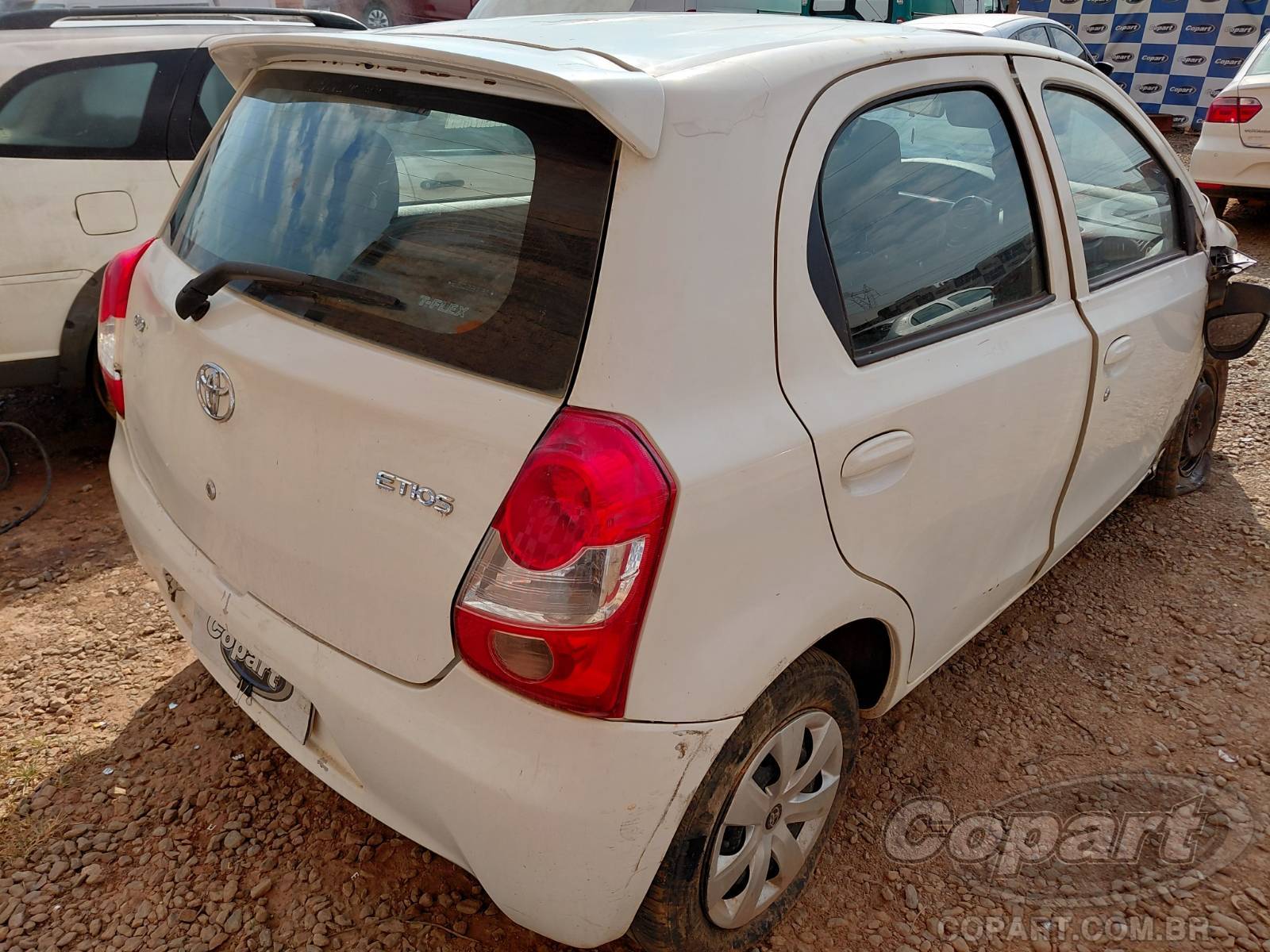 Foto 4: 2014 TOYOTA ETIOS