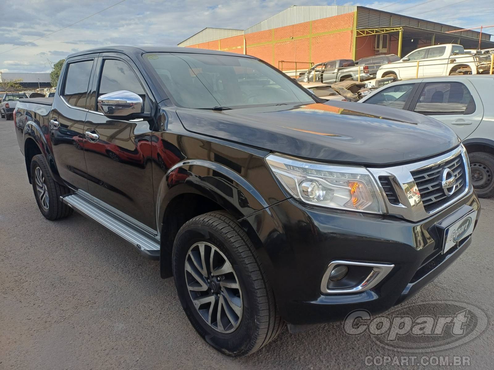 Nissan Frontier CD 2020 em leilão