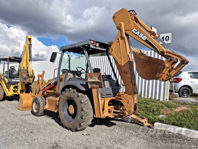 2010 CASE RETROESCAVADEIRA 580M 