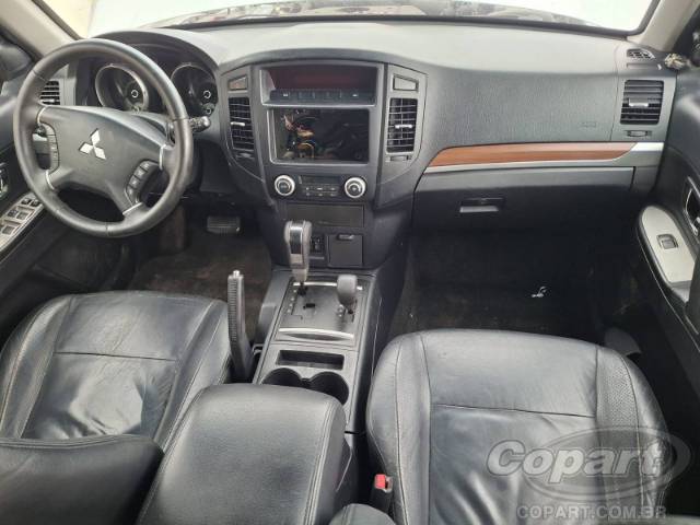 2011 MITSUBISHI PAJERO FULL 