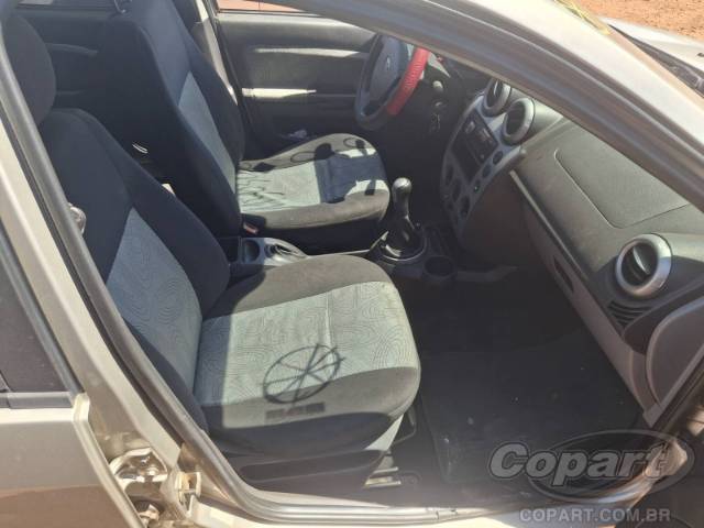 2009 FORD FIESTA SEDAN 