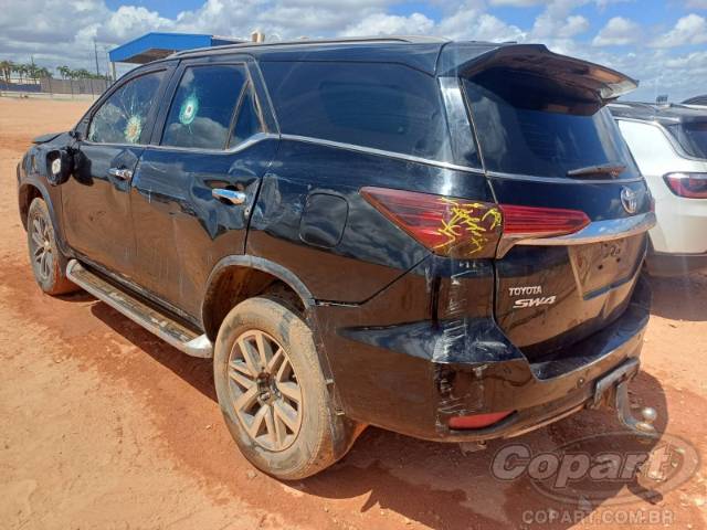 2017 TOYOTA HILUX SW4 