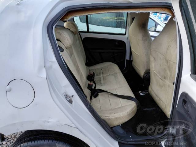 2015 VOLKSWAGEN UP 