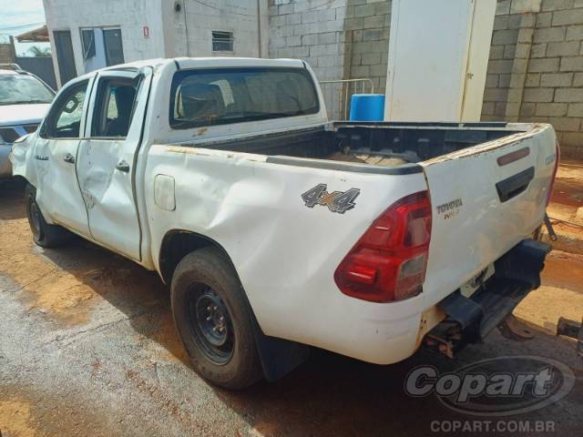 2024 TOYOTA HILUX CD 