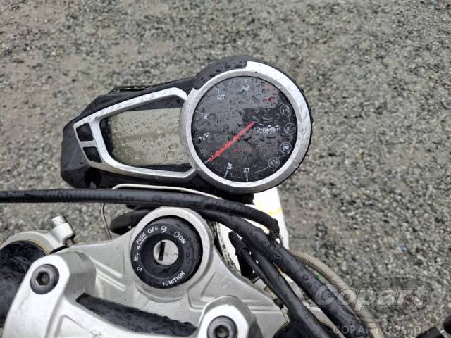 2014 TRIUMPH STREET TRIPLE 