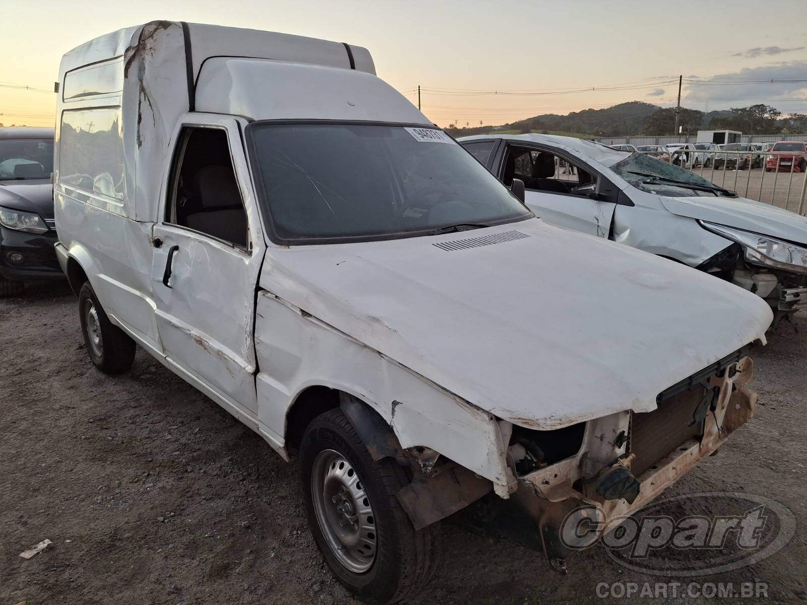 Veículo Fiat Fiorino Fiat Fiorino Furgão Flex 1.3 Fire 2008 Médio Dano Frontal 2008 em leilão