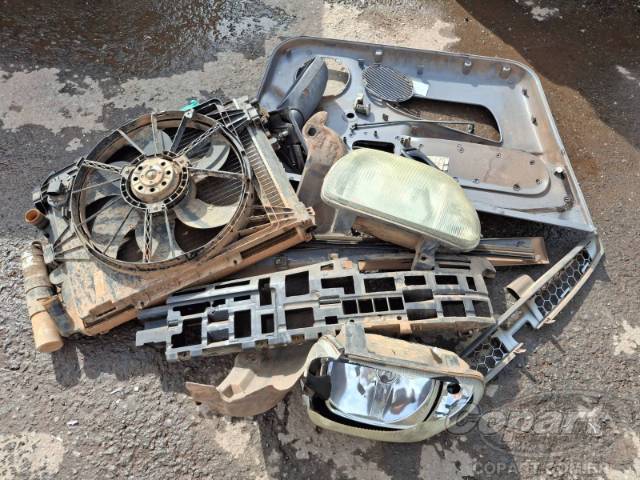 2001 RENAULT CLIO SEDAN 