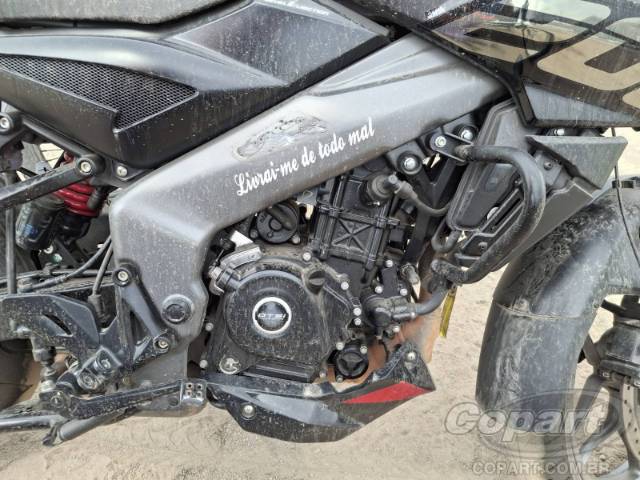 2025 BAJAJ DOMINAR 