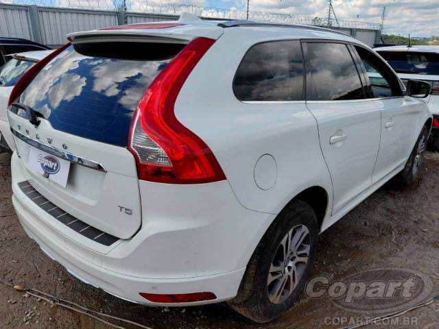 2015 VOLVO XC60 