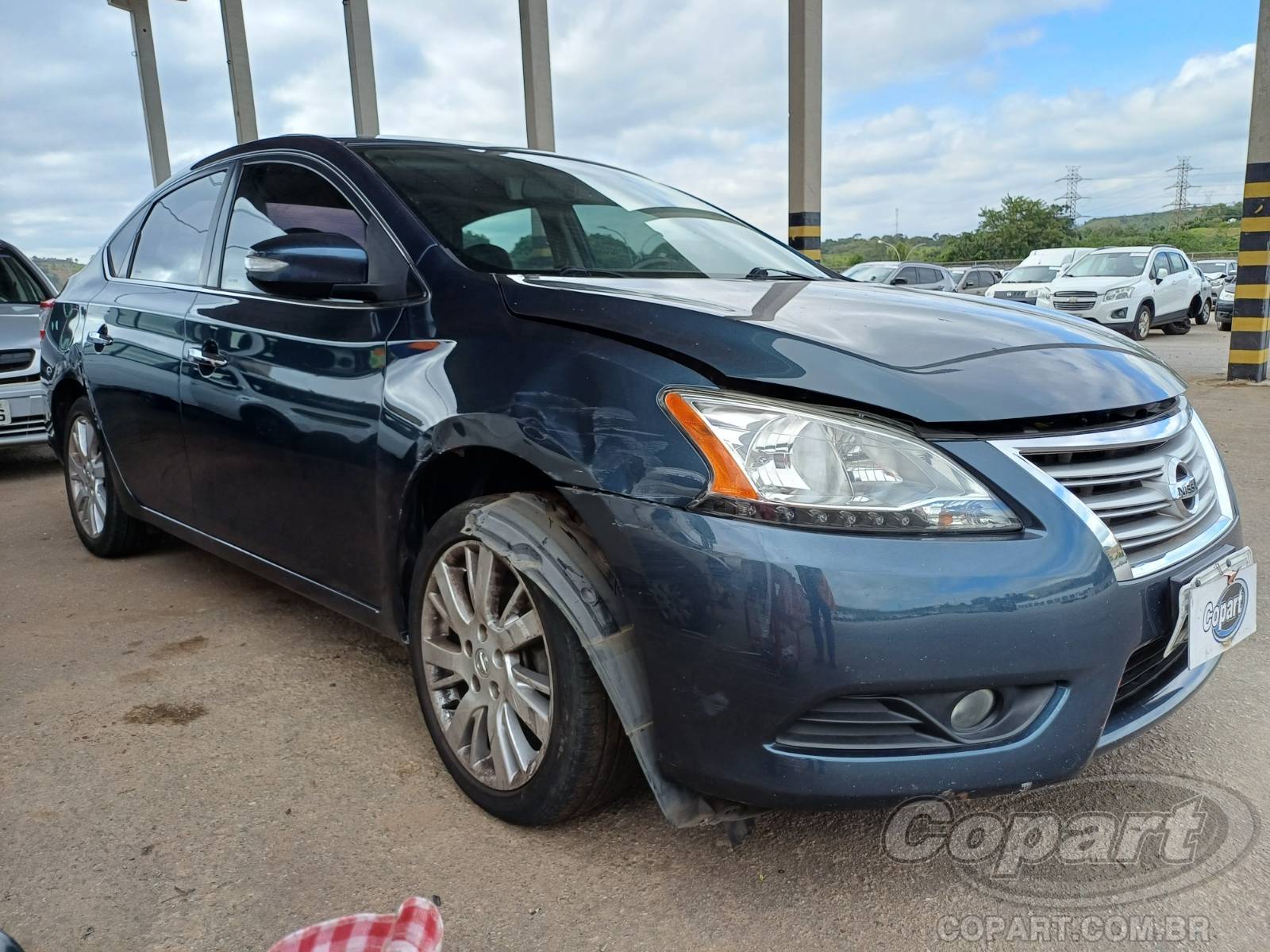 Veículo Nissan Sentra Nissan Sentra SL CVT 2.0 16V FlexStart 2014 Pequena Monta 2014 em leilão