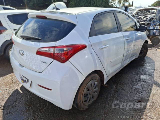 2015 HYUNDAI HB20 
