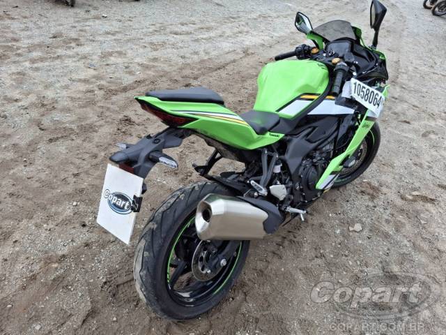 2025 KAWASAKI NINJA ZX-4R 