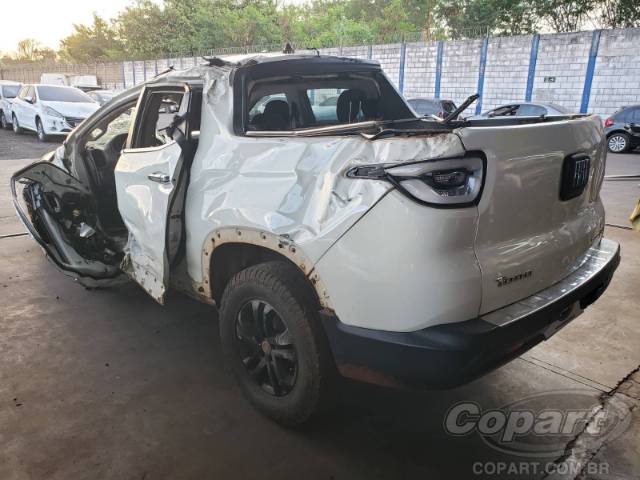 2017 FIAT TORO 