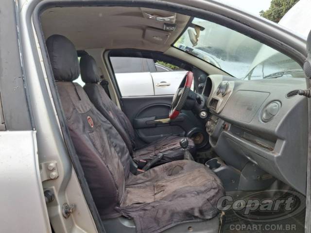 2013 FIAT UNO 