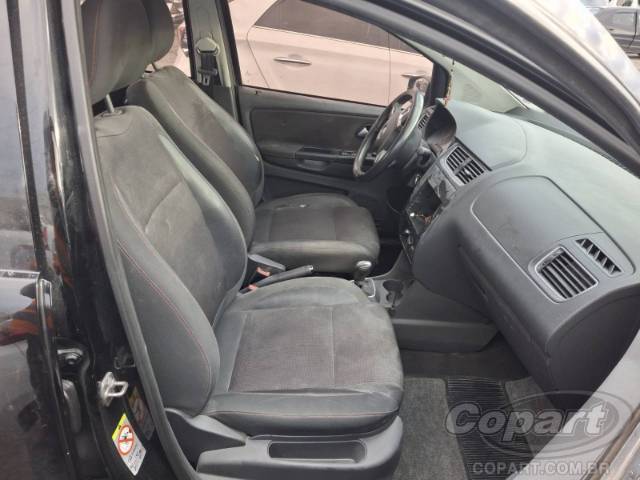 2011 VOLKSWAGEN FOX 