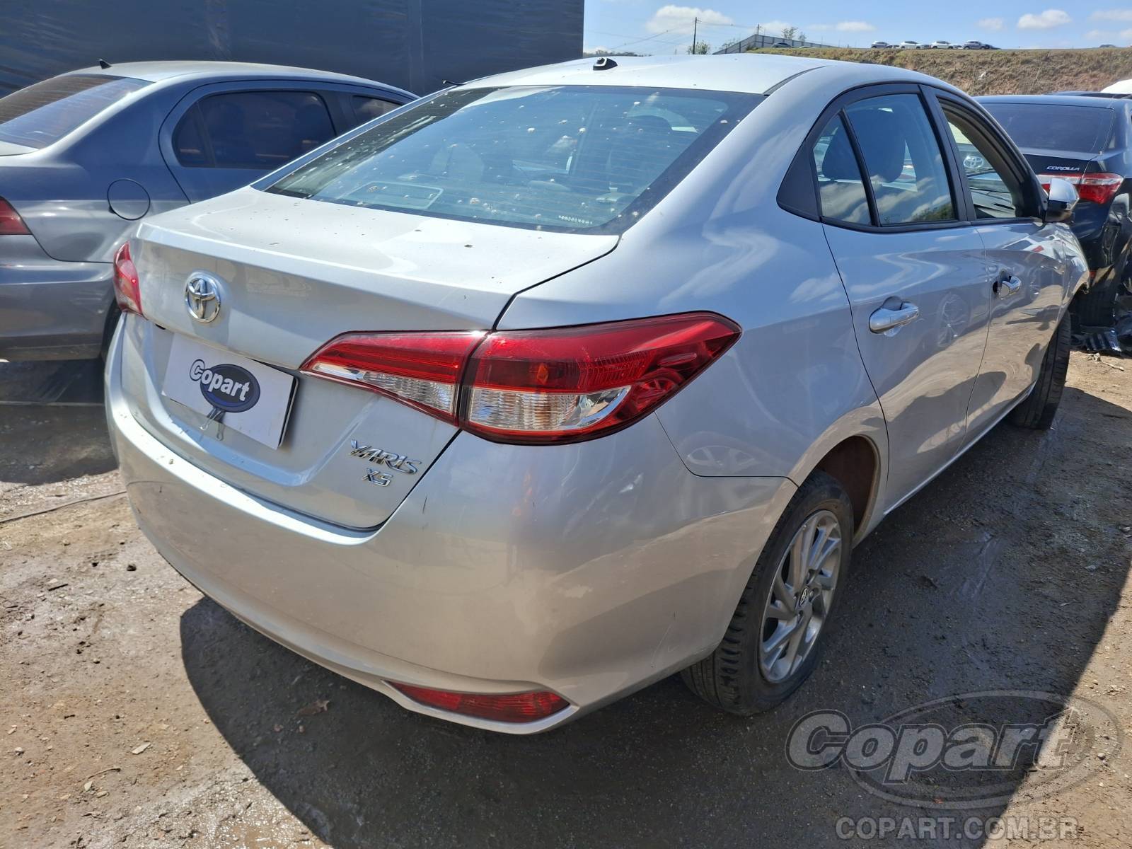 2025 TOYOTA YARIS SEDA — foto 4 de 10