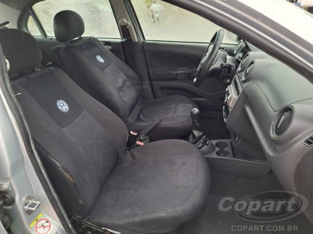 2015 VOLKSWAGEN VOYAGE 