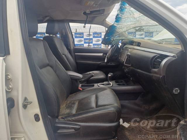 2022 TOYOTA HILUX CD 