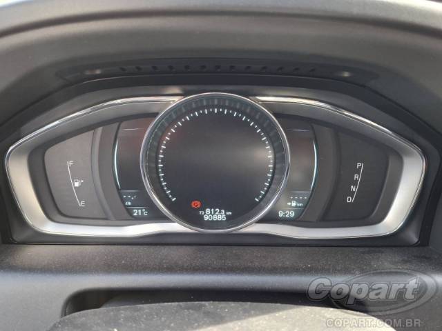 2015 VOLVO XC60 