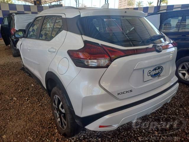 2024 NISSAN KICKS 
