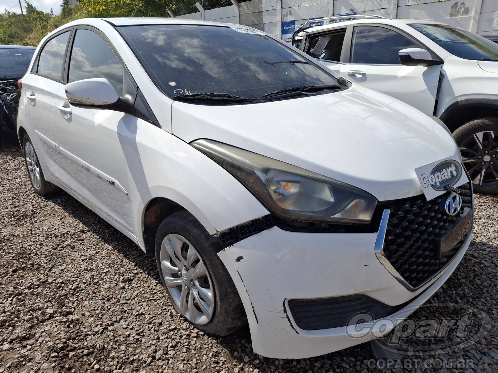 Hyundai HB20 Comfort Plus/R Spec 1.6 16V 2019 Médio Dano