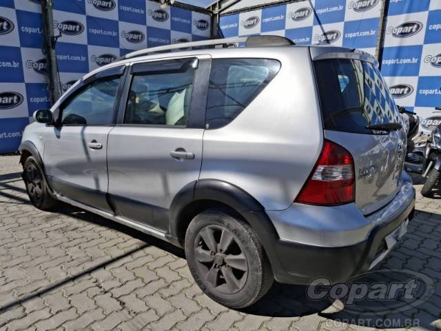 2014 NISSAN LIVINA 