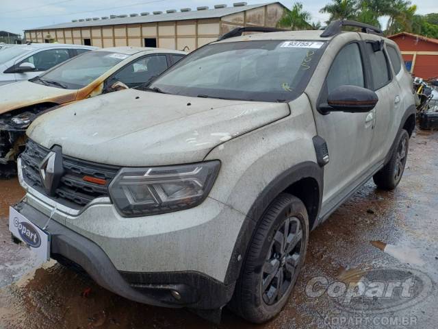 2025 RENAULT DUSTER 