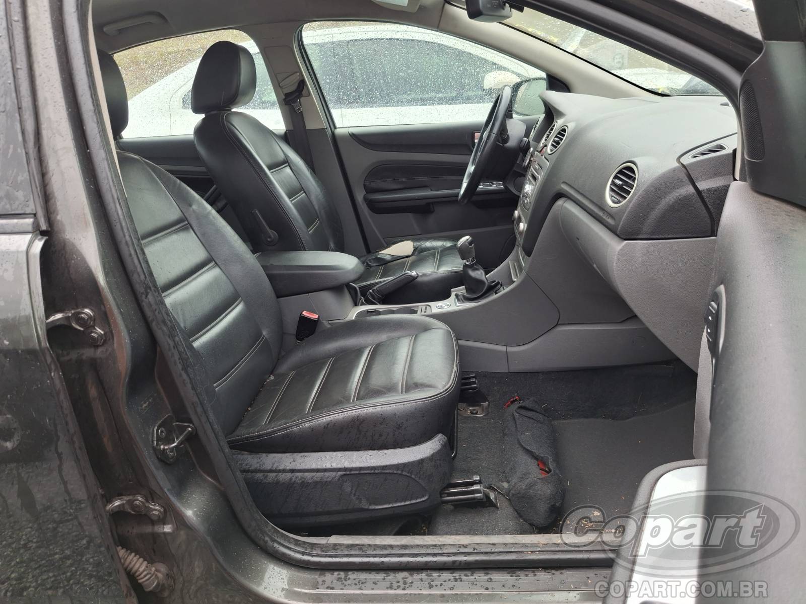 2013 FORD FOCUS SEDAN — foto 5 de 11