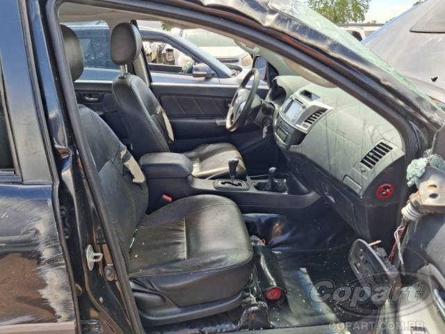 2015 TOYOTA HILUX CD 