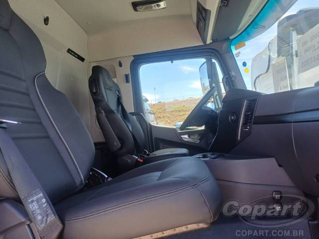 2025 MERCEDES-BENZ Arocs 