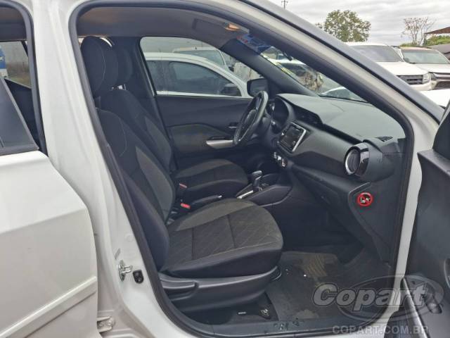 2021 NISSAN KICKS 