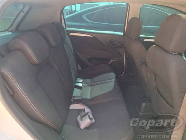 2015 FIAT PUNTO 
