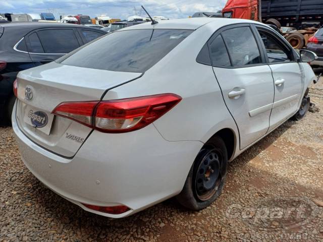 2024 TOYOTA YARIS SEDA 