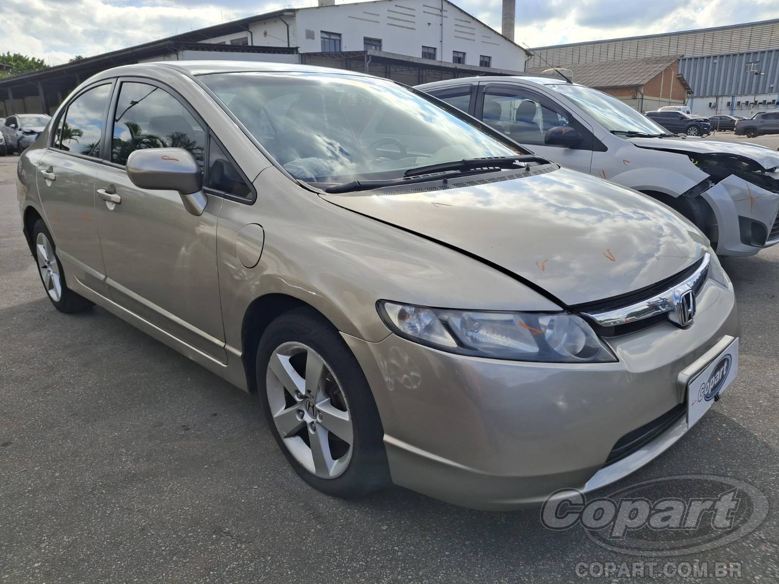 Veículo Honda Civic Honda Civic LXS 1.8 16V 2008 Colisão Frontal 2008 em leilão