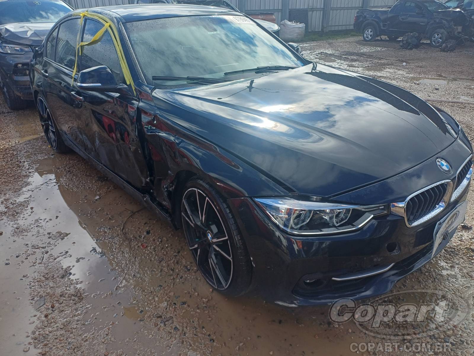 Veículo BMW Série 3 BMW Serie 3 320i Active Flex 2017 Médio Dano Lateral 2017 em leilão